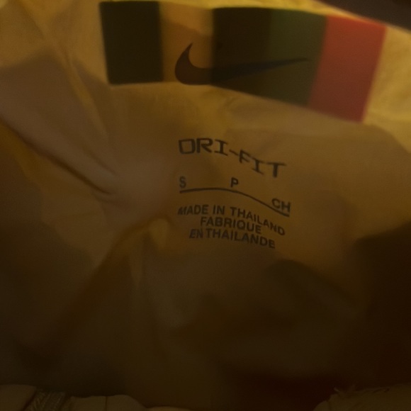 FC Barcelona Women’s Soccer Jacket - Picture 5 of 6